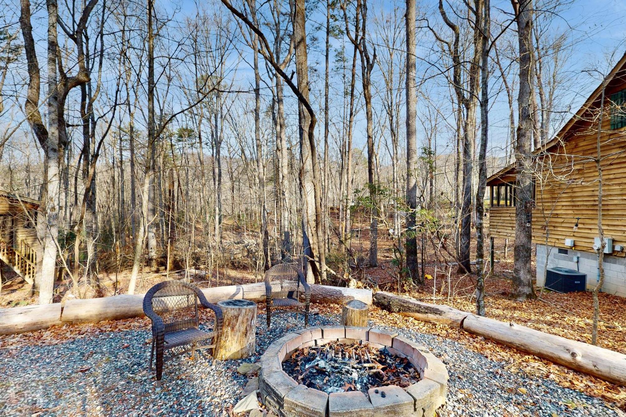 Pine Tree Lodge Sautee Nacoochee Exterior photo